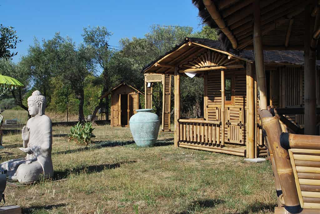 Gazébos, cabanes et petites maisons en bambou
