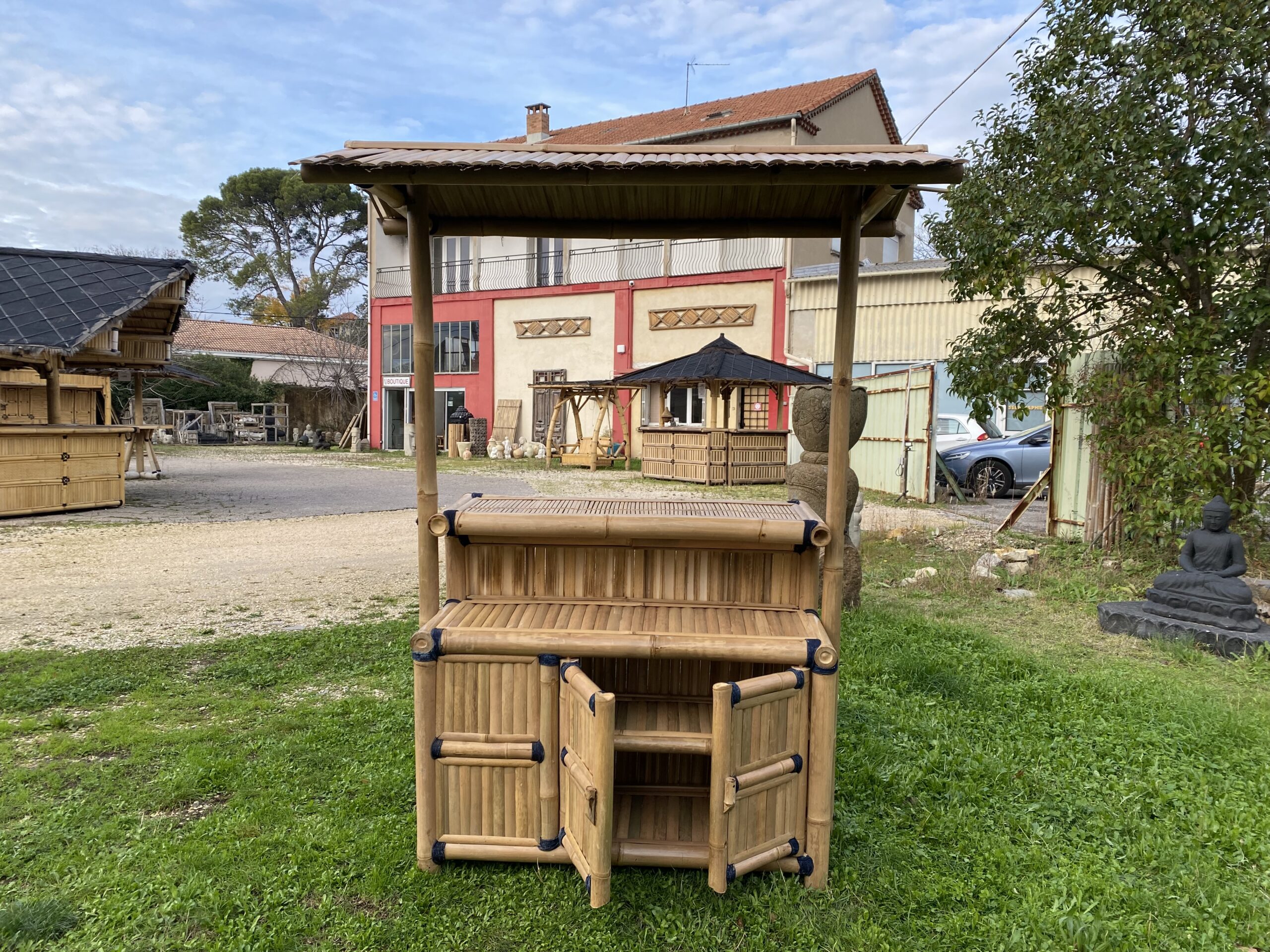 Timika BAR – Image 3