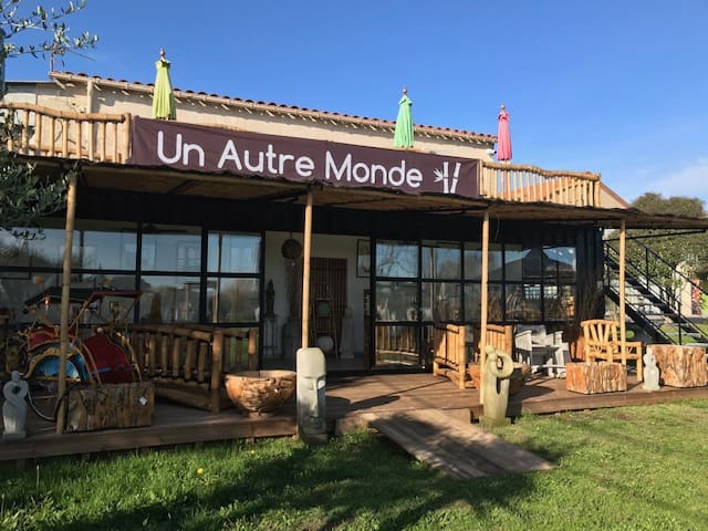 Espace de vente décoration exotique "Un Autre Monde"
