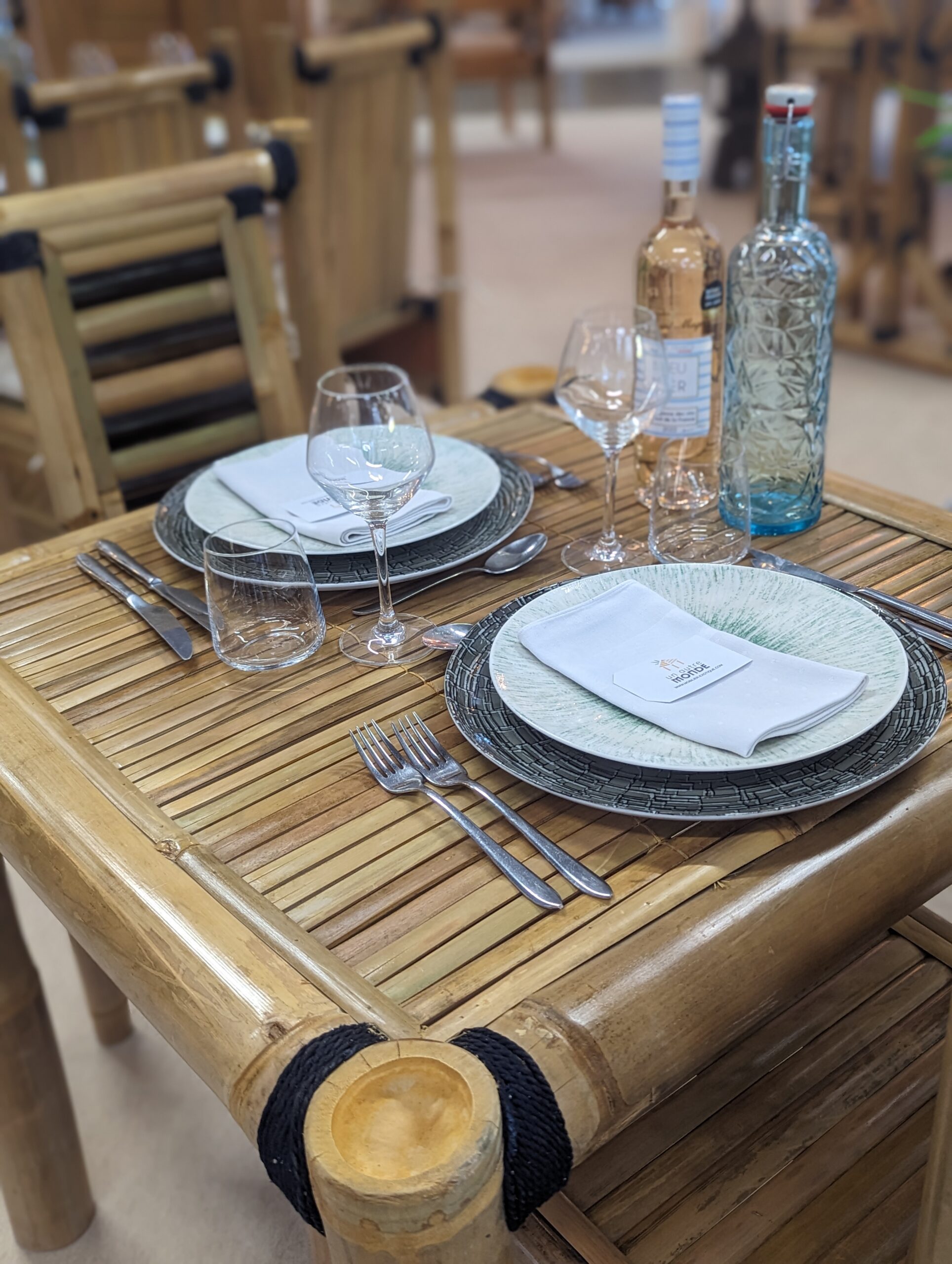Table à manger en bambou – Image 2