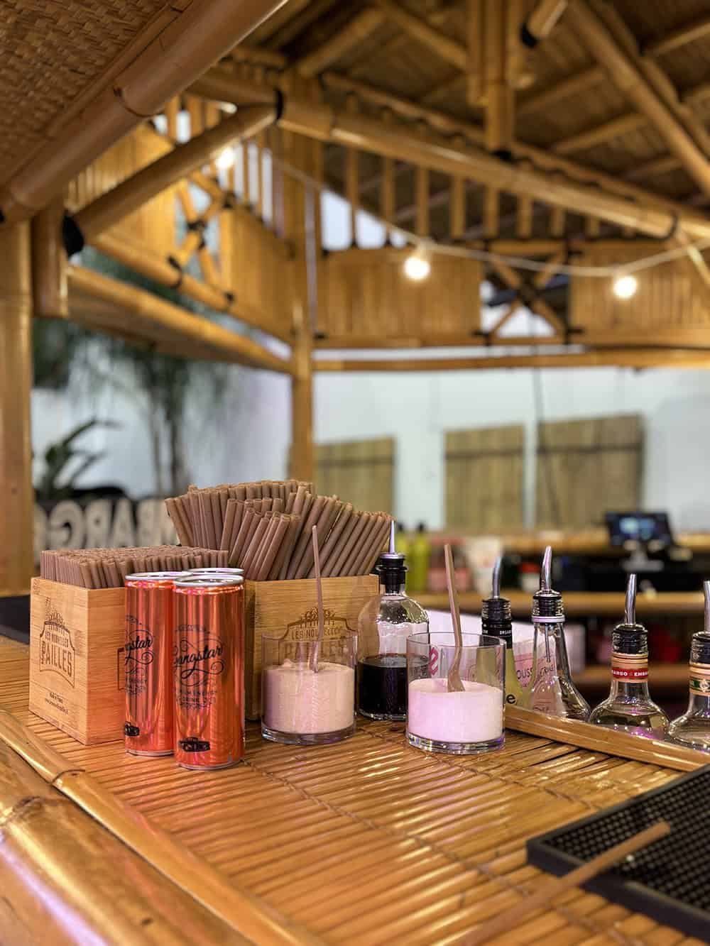 Paillote bar professionnel Bornéo - Servez vos meilleurs cocktails
