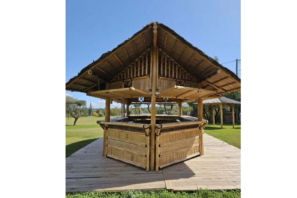 Paillote bar bambou "BORNÉO"