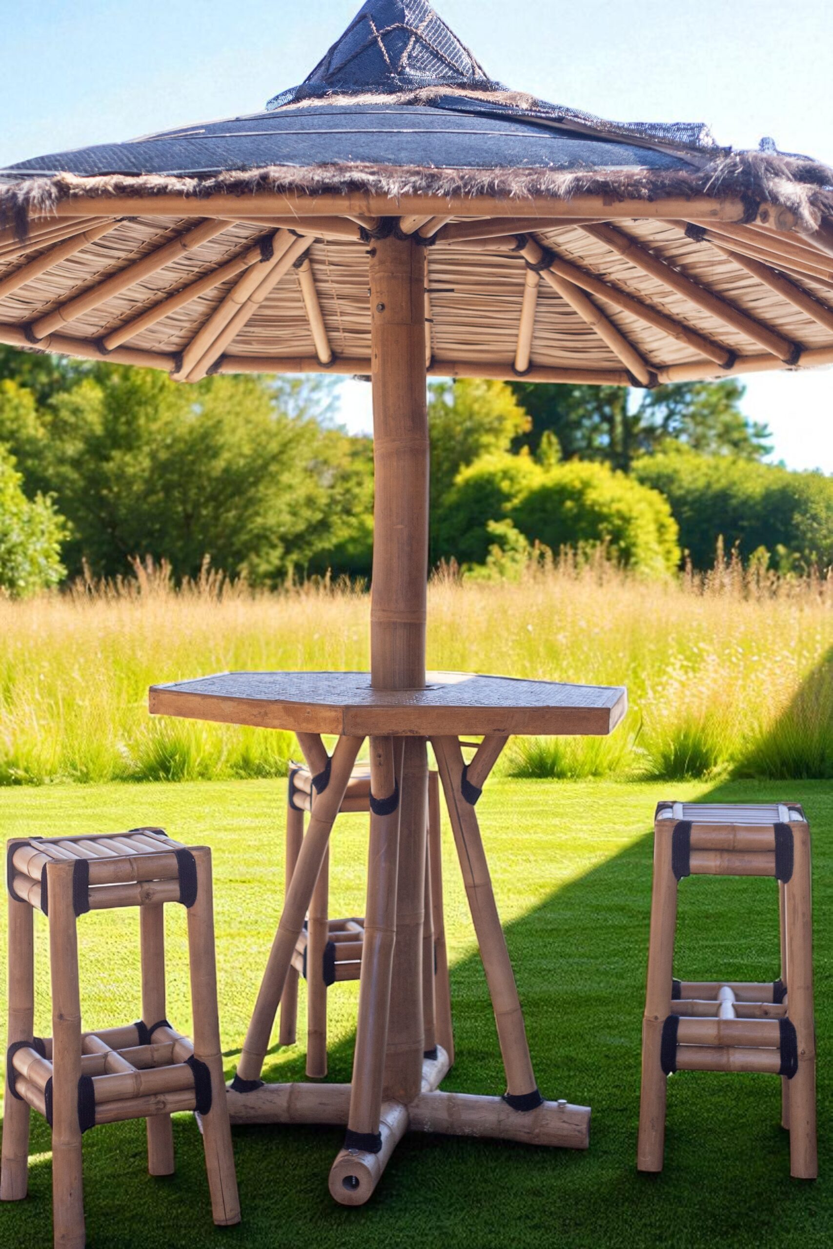 parasol table haute dans un jardin en extérieur